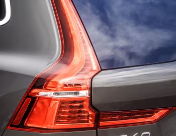 Volvo XC60 T6 Recharge AWD Inscription [UK-spec] '2021–pr.