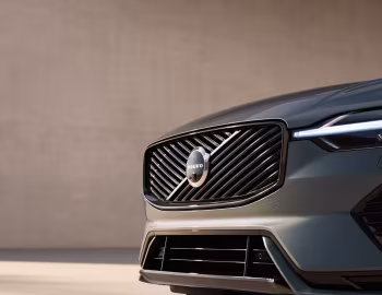 Volvo XC60 T8 [Worldwide] '2025–pr.