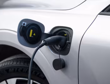 Volvo XC60 T8 Plug-in Hybrid AWD [UK-spec] '2025–pr.