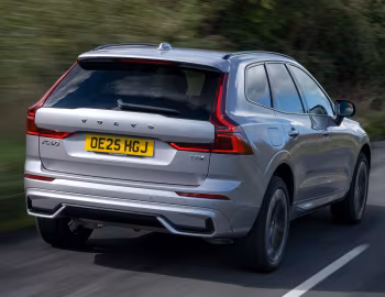 Volvo XC60 T8 Plug-in Hybrid AWD [UK-spec] '2025–pr.
