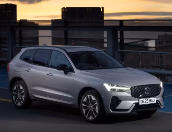 Volvo XC60 T8 Plug-in Hybrid AWD [UK-spec] '2025–pr.