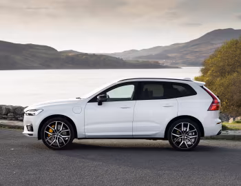 Volvo XC60 T8 Polestar Engineered [UK-spec] '2019–21