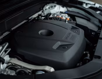 Sob o capô Volvo XC60 T8 Recharge AWD Inscription [Japan] '2021