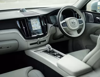 Painel frontal Volvo XC60 T8 Recharge AWD Inscription [Japan] '2021