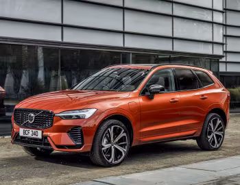 Volvo XC60 T8 Recharge AWD R-Design [UK-spec] '2021–pr.