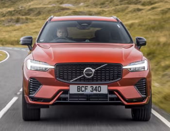 Volvo XC60 T8 Recharge AWD R-Design [UK-spec] '2021–pr.
