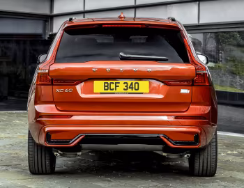 Volvo XC60 T8 Recharge AWD R-Design [UK-spec] '2021–pr.
