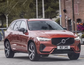 Volvo XC60 T8 Recharge AWD R-Design [UK-spec] '2021–pr.