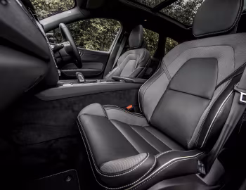 Interior Volvo XC60 T8 Recharge AWD R-Design [UK-spec] '2021–pr.