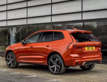 Volvo XC60 T8 Recharge AWD R-Design [UK-spec] '2021–pr.
