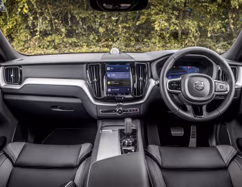 Panneau avant Volvo XC60 T8 Recharge AWD R-Design [UK-spec] '2021–pr.
