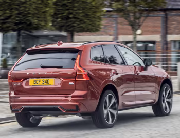 Volvo XC60 T8 Recharge AWD R-Design [UK-spec] '2021–pr.