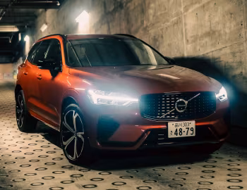 Volvo XC60 T8 Recharge Ultimate AWD R-Design [Japan] '2023–pr.