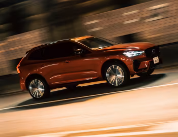 Volvo XC60 T8 Recharge Ultimate AWD R-Design [Japan] '2023–pr.