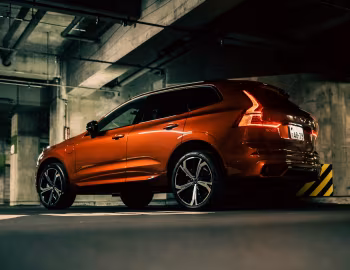 Volvo XC60 T8 Recharge Ultimate AWD R-Design [Japan] '2023–pr.