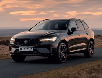 Volvo XC60 T8 Recharge Ultimate "Black Edition" [UK-spec] '2024–pr.