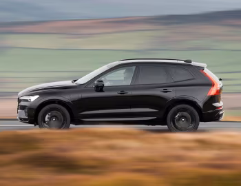 Volvo XC60 T8 Recharge Ultimate "Black Edition" [UK-spec] '2024–pr.