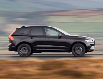 Volvo XC60 T8 Recharge Ultimate "Black Edition" [UK-spec] '2024–pr.