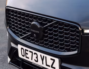 Logo Volvo XC60 T8 Recharge Ultimate "Black Edition" [UK-spec] '2024–pr.