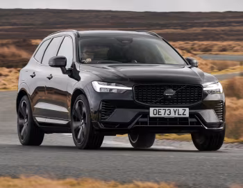 Volvo XC60 T8 Recharge Ultimate "Black Edition" [UK-spec] '2024–pr.