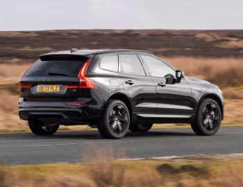 Volvo XC60 T8 Recharge Ultimate "Black Edition" [UK-spec] '2024–pr.