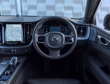Panneau avant Volvo XC60 T8 Recharge Ultimate "Black Edition" [UK-spec] '2024–pr.