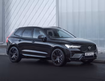 Volvo XC60 T8 Recharge Ultimate "Black Edition" [UK-spec] '2024–pr.
