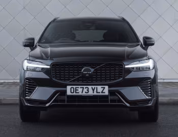 Volvo XC60 T8 Recharge Ultimate "Black Edition" [UK-spec] '2024–pr.