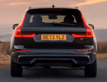 Volvo XC60 T8 Recharge Ultimate "Black Edition" [UK-spec] '2024–pr.