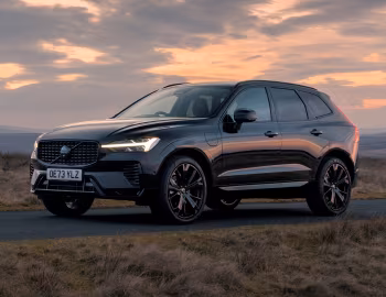 Volvo XC60 T8 Recharge Ultimate "Black Edition" [UK-spec] '2024–pr.