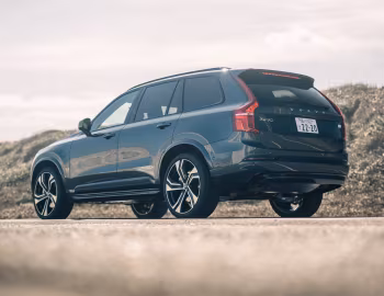 Volvo XC90 T8 Recharge AWD Ultimate [Japan] '2022–24