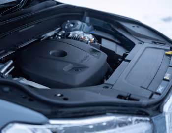Sous la capuche Volvo XC90 T8 Recharge AWD [Japan] '2020–24