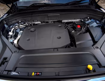 Sous la capuche Volvo XC90 B5 Inscription [UK-spec] '2019–pr.