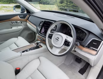 Interior Volvo XC90 D5 Momentum [UK-spec] '2015–19
