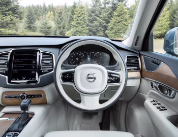 Painel frontal Volvo XC90 D5 Momentum [UK-spec] '2015–19