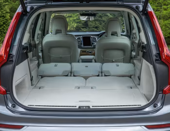 Porta-malas Volvo XC90 D5 Momentum [UK-spec] '2015–19