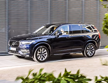 Volvo XC90 D5 Momentum [Worldwide] '2015–19