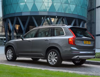 Volvo XC90 D5 Momentum [UK-spec] '2015–19