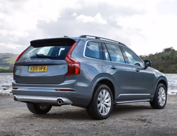 Volvo XC90 D5 Momentum [UK-spec] '2015–19