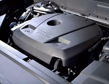Sous la capuche 2016–19 Volvo XC90 T6 Inscription [North America] '2015–19