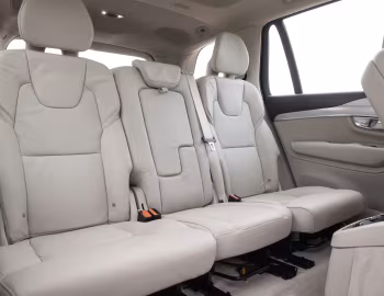 Interior Volvo XC90 T8 Momentum [UK-spec] '2016–19
