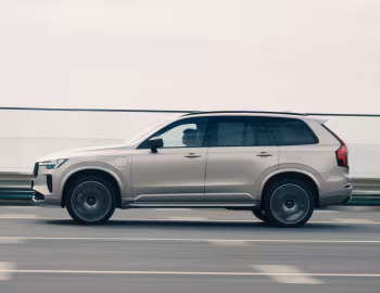 Volvo XC90 T8 Recharge AWD [Japan] '2025–pr.