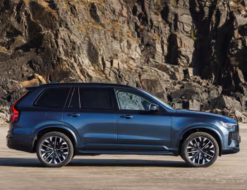 Volvo XC90 T8 Recharge AWD [UK-spec] '2024–pr.