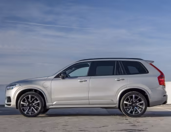 Volvo XC90 T8 Recharge AWD R-Design [UK-spec] '2021–pr.