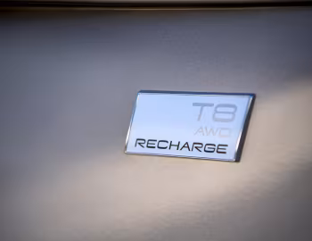 Volvo XC90 T8 Recharge AWD R-Design [UK-spec] '2021–pr.