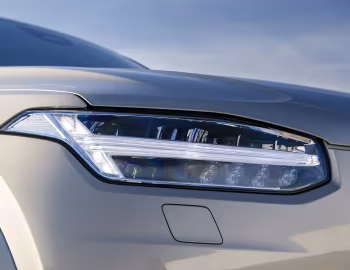 Volvo XC90 T8 Recharge AWD R-Design [UK-spec] '2021–pr.
