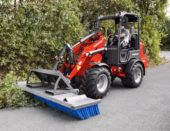 Weidemann 1380 '2016–pr.
