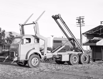 White 3000 Bowles Roll-off/Front Loader