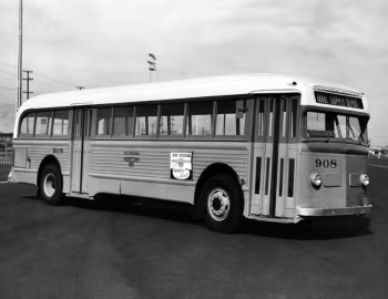 1940–48 White Model 798 Coach