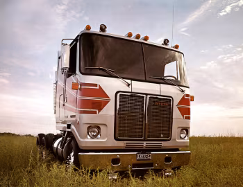 1976 White Road Commander RC64T